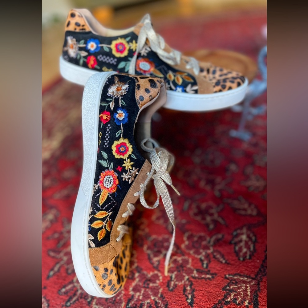 🎉H-P🎉 JOHNNY WAS Olivia Leopard Floral Women’s Embroidered Sneakers Comfy Sz 7 - Picture 2 of 16